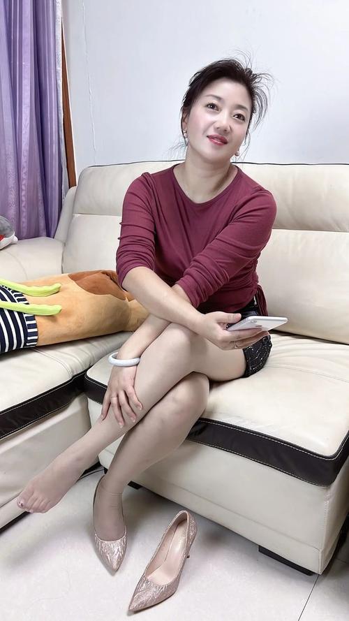 日本4少妇精油按摩记 | 东京私密SPA体验 | 舒缓疲劳深层放松之旅