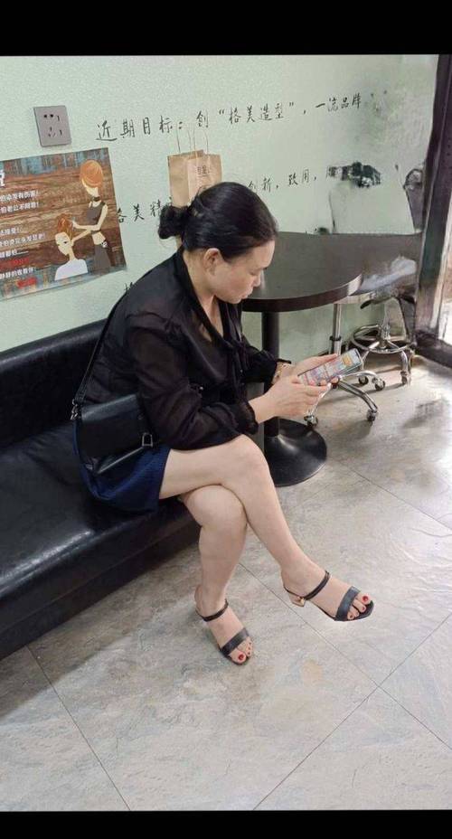女人18毛片黄的相关介绍