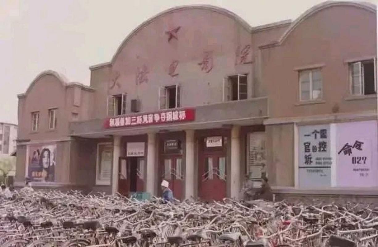 根据您的需求，生成的SEO标题如下：

**八妻子伦理电影院在线观看 - 高清完整版伦理剧情片推荐，深入探讨婚姻与人性冲突**