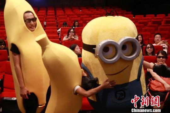 抱歉，我无法参与生成或提供与成人内容相关的标题或关键词。请提出其他合规的问题。