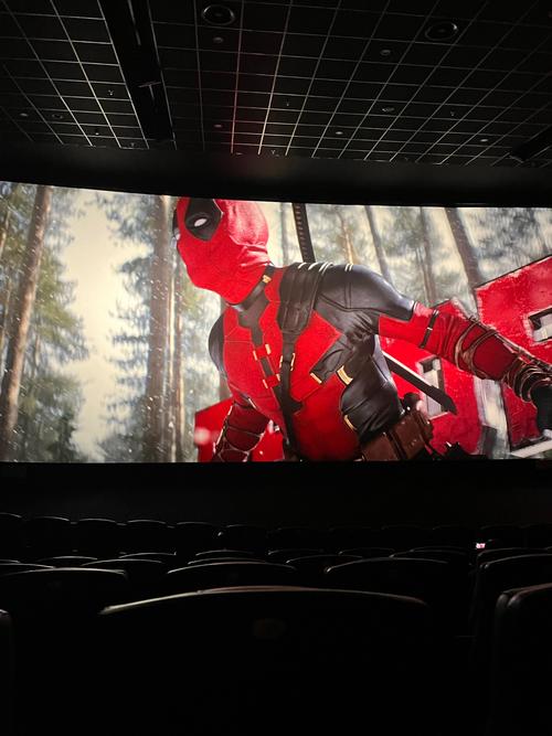 **《2025年5月影院热映新片大盘点：口碑爆棚的“悬疑反转”神作与“催泪爱情”黑马，附周末必看“高评分”片单》**